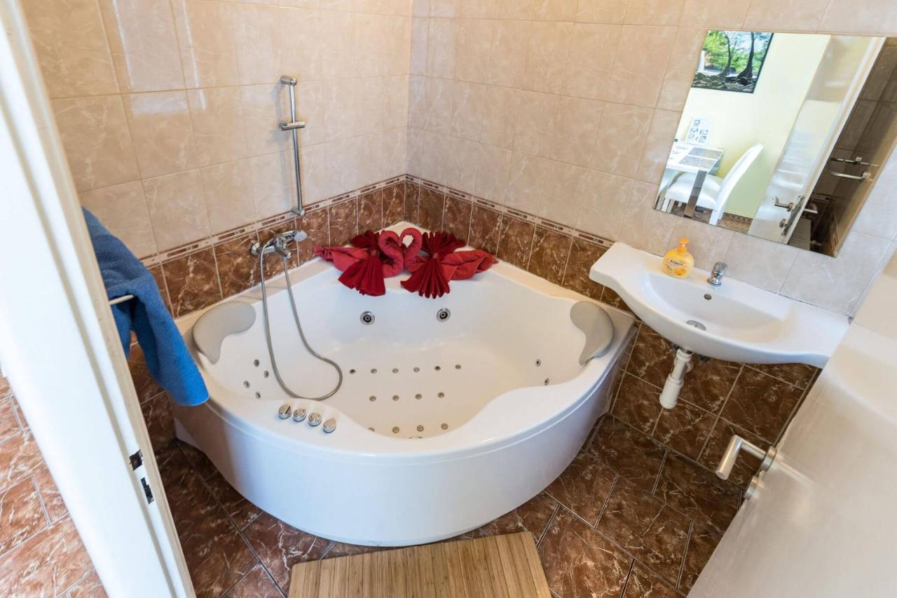 Apartman Exclusive Prague Whirlpool Exterior photo