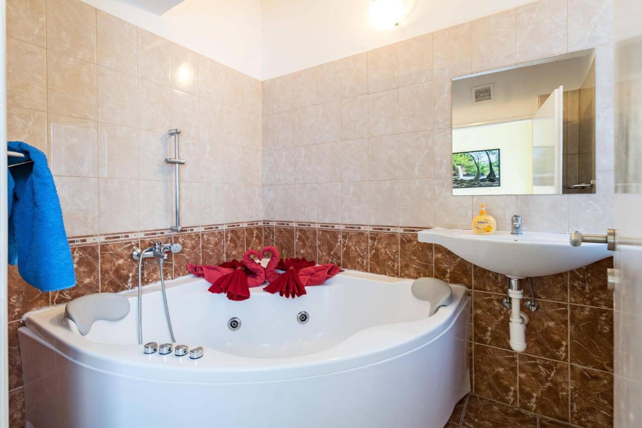 Apartman Exclusive Prague Whirlpool Exterior photo